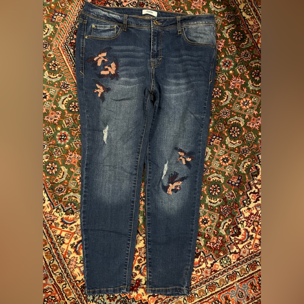 Kensie Blue Skinny Jeans with Distressed Floral Embroidery